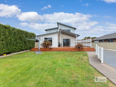 8 Sandy Crescent, Wynyard