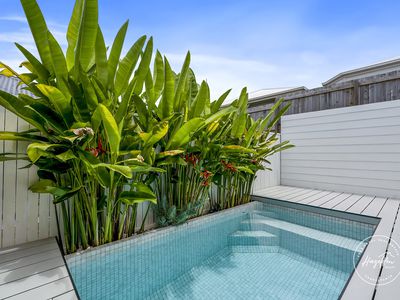 16 Aurora Crescent, Glass House Mountains