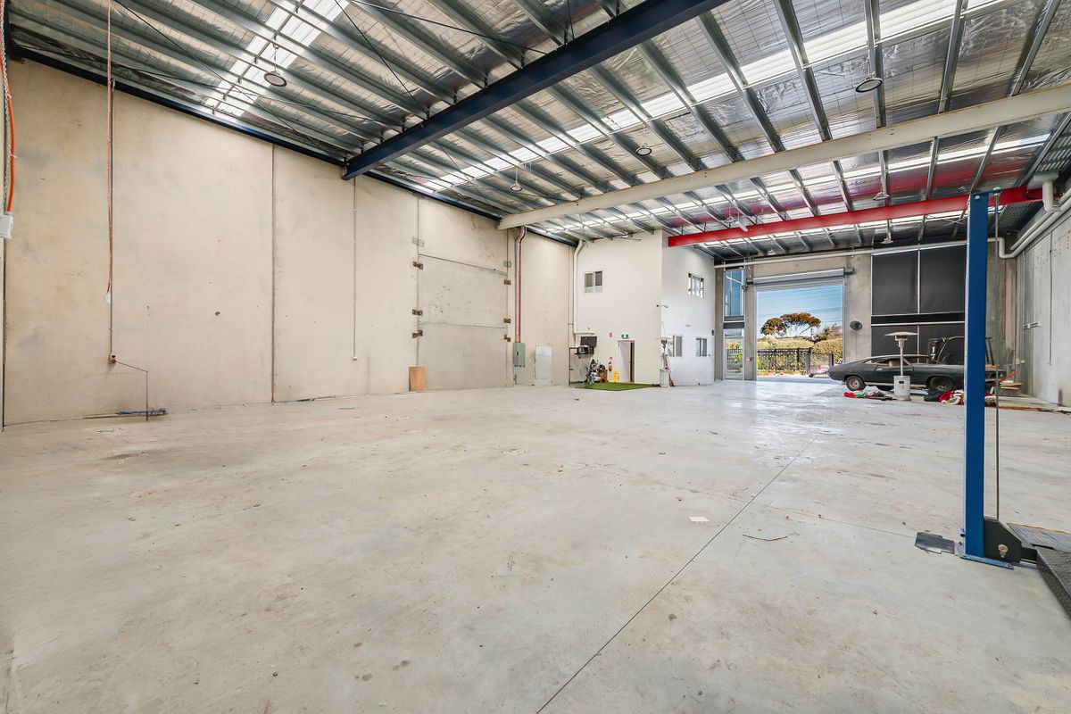 12 Racecourse Road, Williamstown