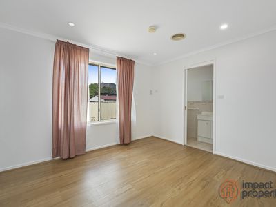 6 Chipperfield Circuit, Gordon