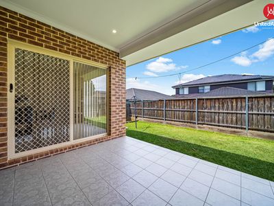 156 Rosedale Circuit, Carnes Hill