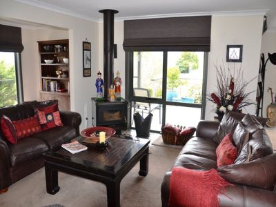 8-10 Feathertop Street , Tawonga South