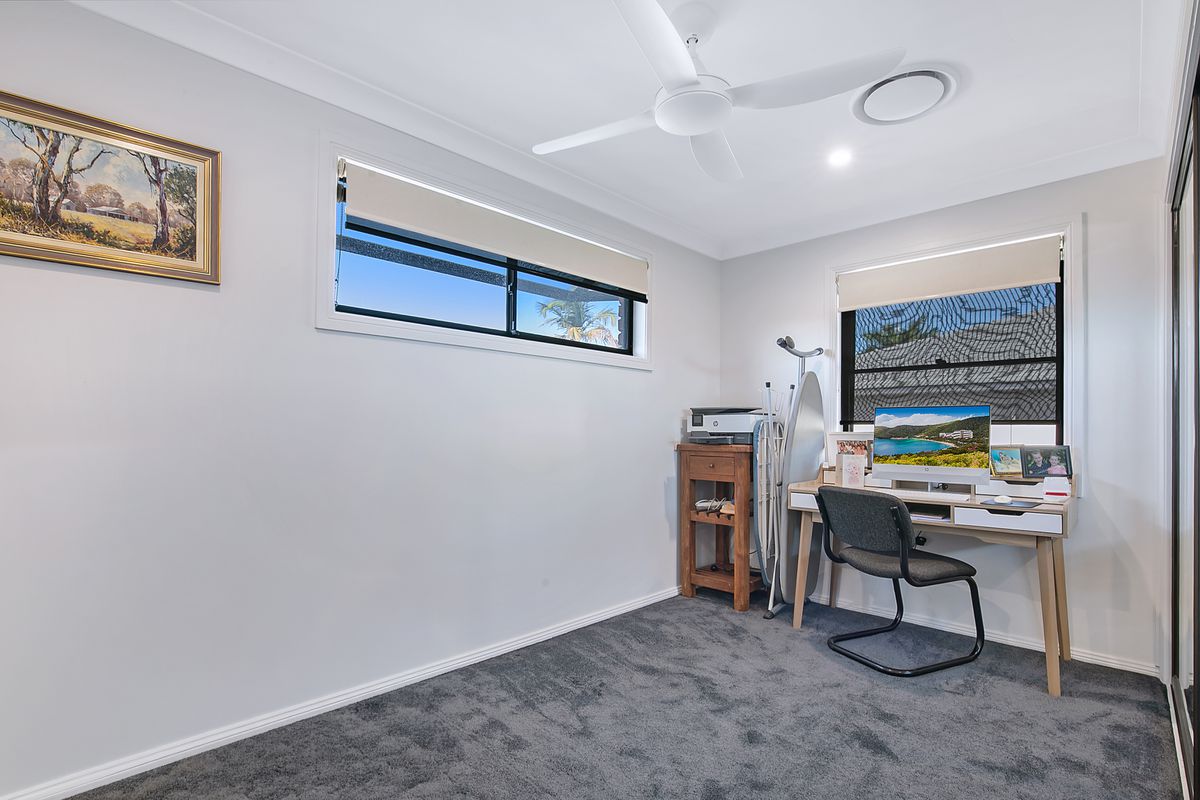 6 Sternlight Court, Raby Bay