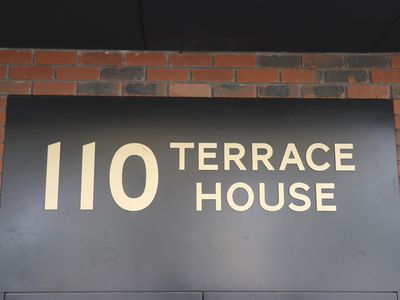 19 / 110  Terrace Road , Guildford
