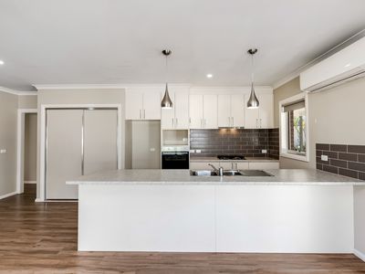 2 / 21 Scullys Lane, Heathcote