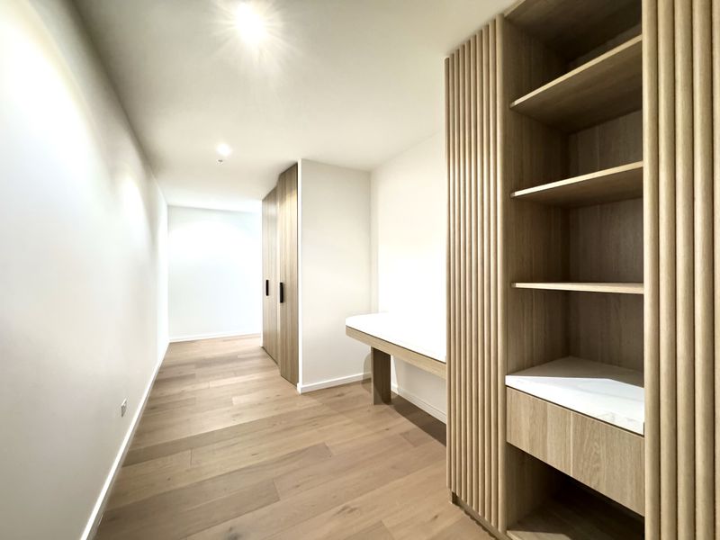 403 / 1 Corona Avenue, Roseville