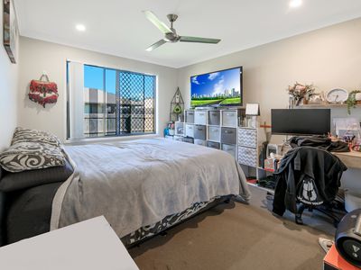 12 Village Boulevard, Pimpama