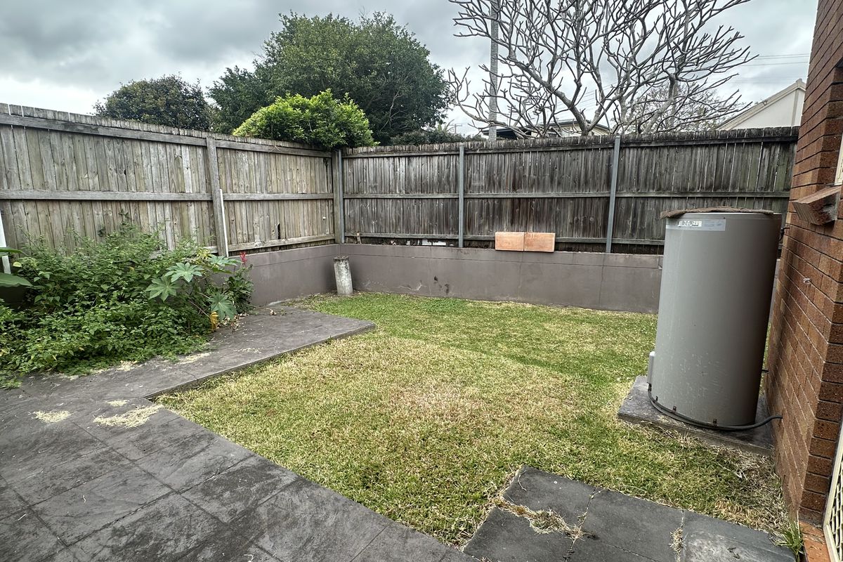 1 / 5 Woodford Street, Holland Park West