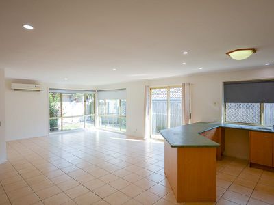 25 Whitmore Crs, Goodna