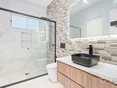 66 Flametree Drive, Melonba