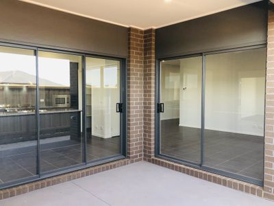 10 Amaretto Circuit, Manor Lakes