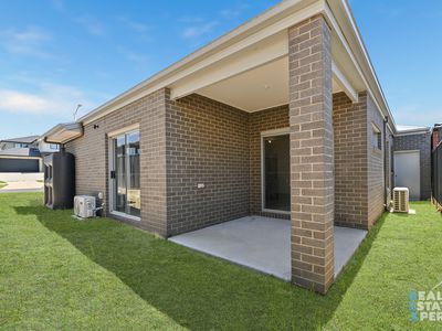 2 Salvia Way, Clyde North