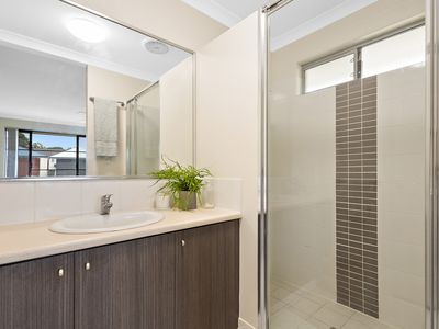 17 Pinot Loop, Pearsall
