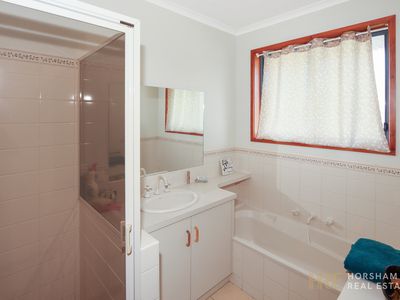 1 / 5 Penny Avenue, Horsham