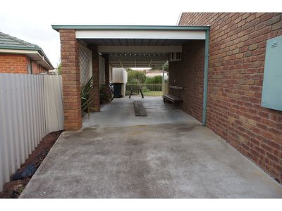 6 Lukin Court, Horsham