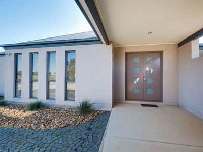106 KERR ROAD, Thurgoona