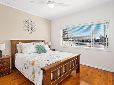 11 Griffiths Street, Oak Flats