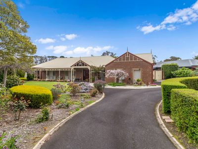 12 Woodlands Drive, Somerville
