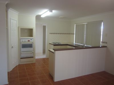 2/40 Scalby Street, Doubleview