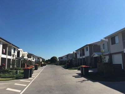 1 / 30 Falso Place, Doolandella