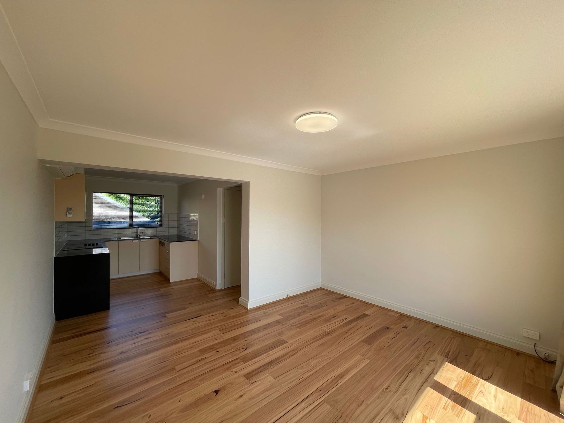 8 / 50 Eastern Beach Road, Geelong