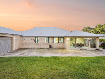 19 Lombadina Parade, Secret Harbour