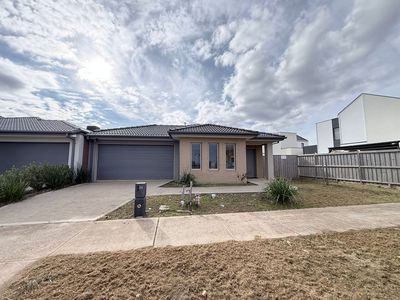 85 Plane Avenue, Mambourin