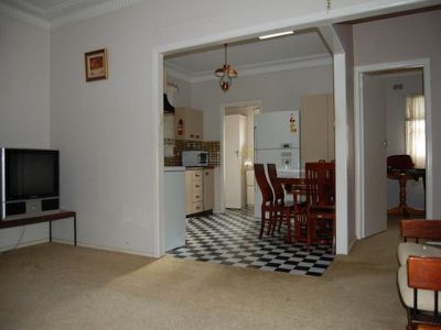 4 Knock  Cres, Beverly Hills