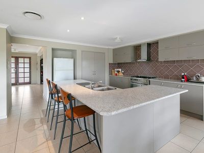 4 Green Way, Rochedale South