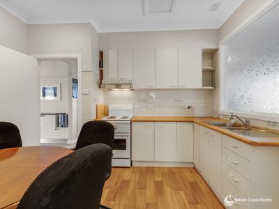 2 Tilba Street, Narooma