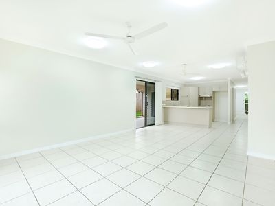 8 Timberlea Drive East, Bentley Park