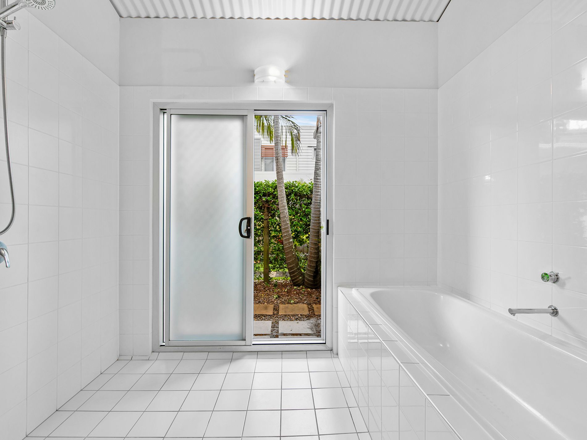 702 Casuarina Way, Casuarina