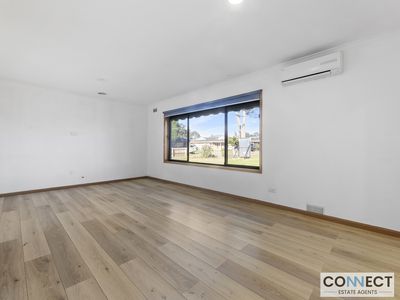 4 Oshannessy Street, Pakenham