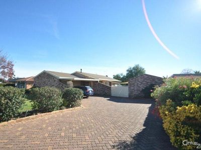 9 Flinders Close, Dubbo