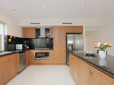9 Cambridge Prom, Canning Vale