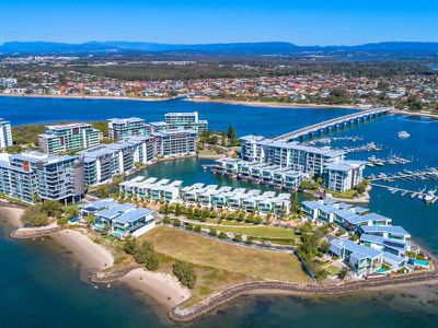 7204 / 2 Ephraim Island Parade, Paradise Point