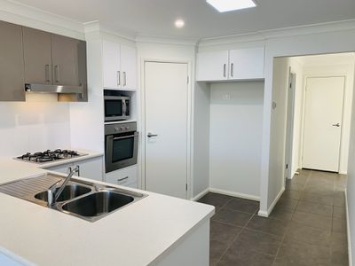 33B Champagne Drive, Dubbo