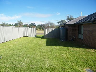 2 / 1 Silversmith Place, Gunnedah