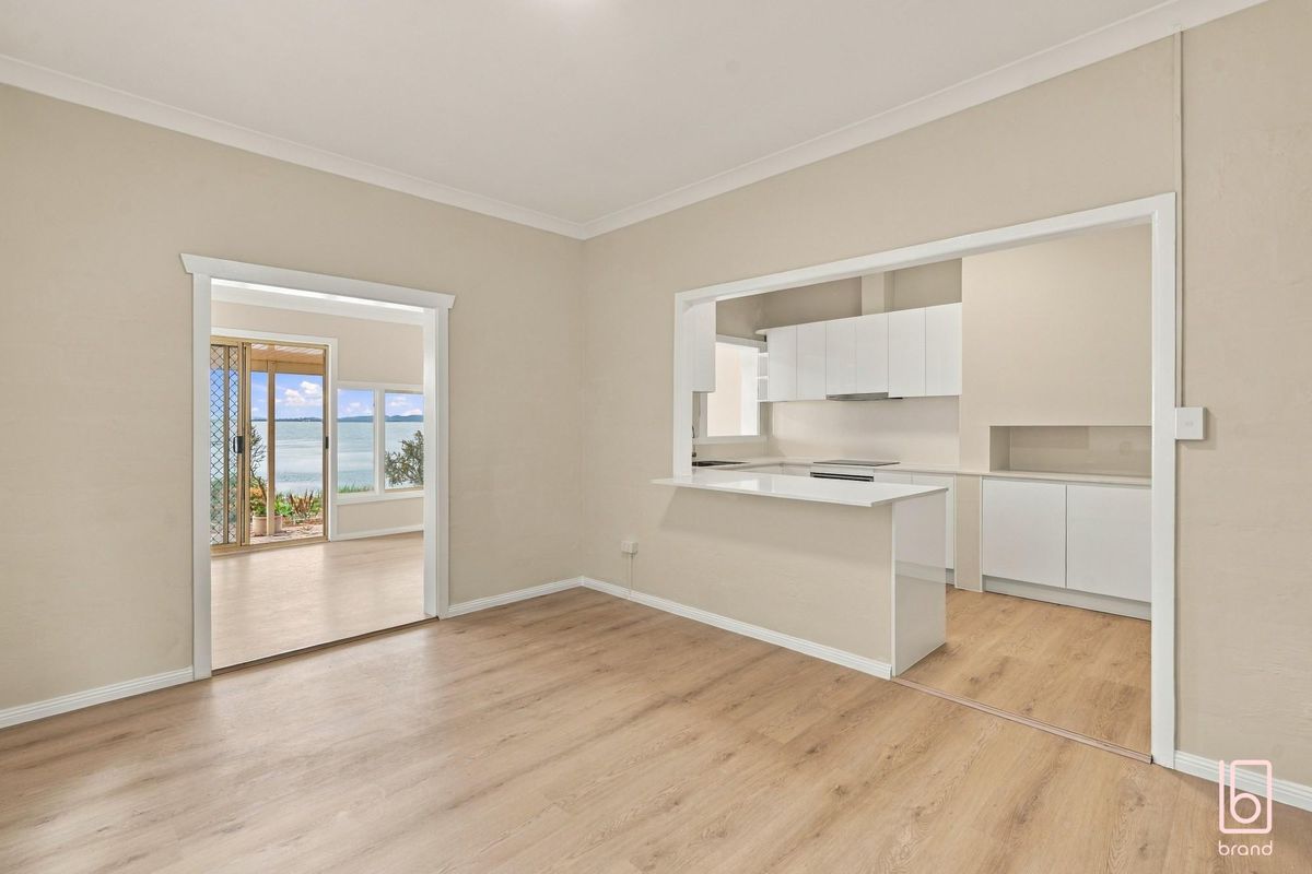 2 / 7 Tamar Avenue, Toukley