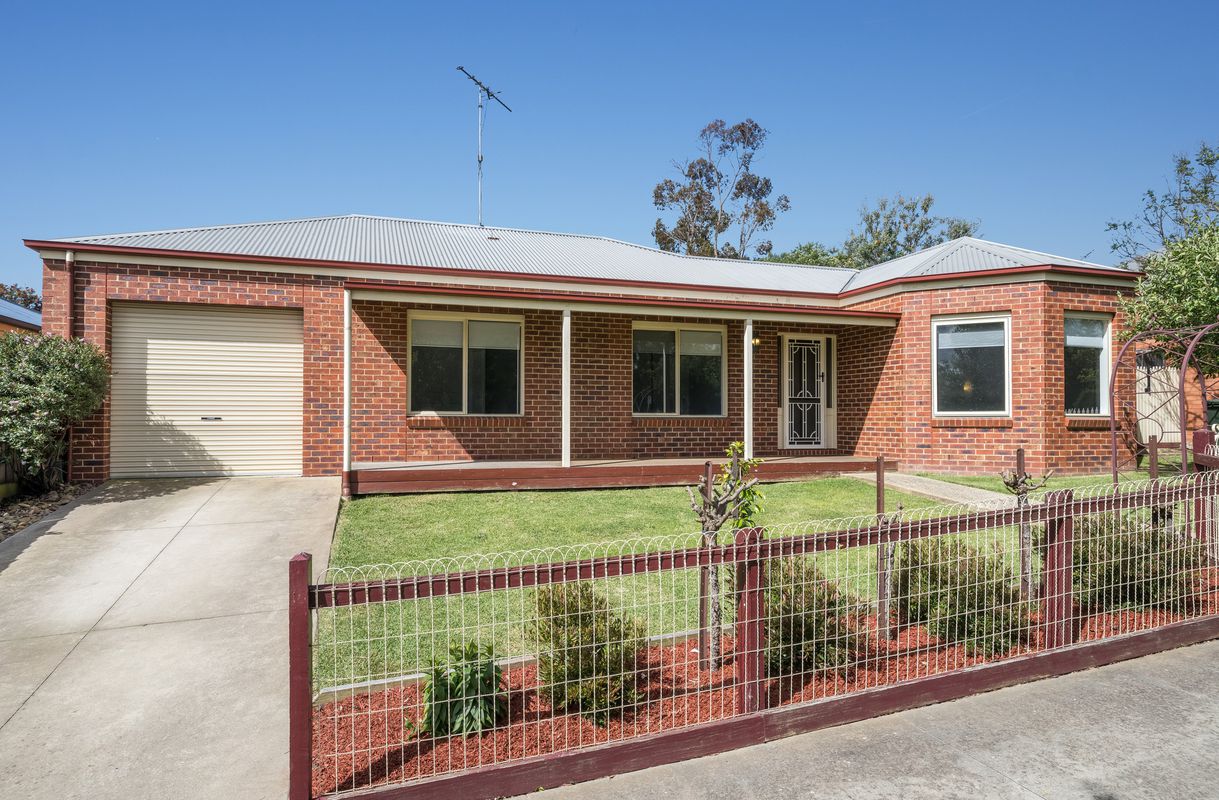 Real Estate Agent Bannockburn Andrews & Co Estate Agents