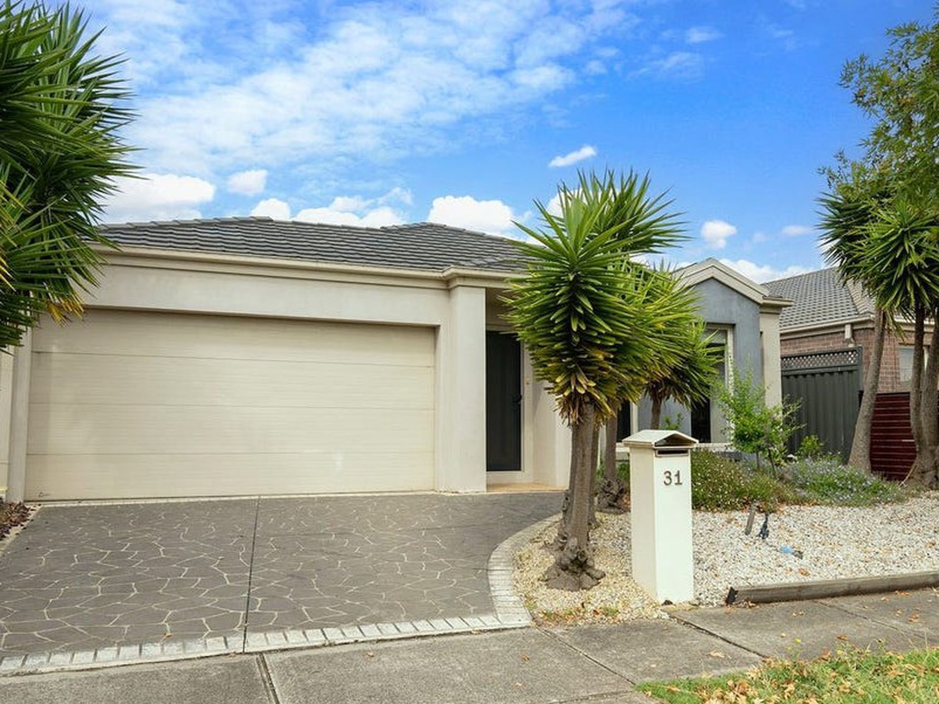 31 Hindmarsh Drive, Manor Lakes