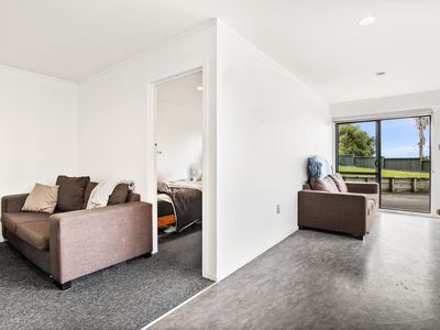 276 Sturges Road, Henderson