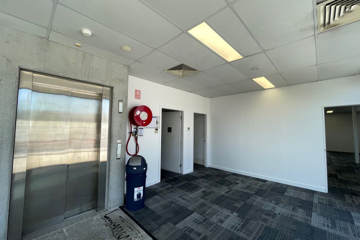 First Floor / 8 Flora Street, Kirrawee
