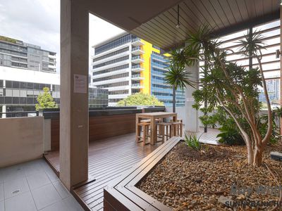 12 / 125 Melbourne Street, South Brisbane
