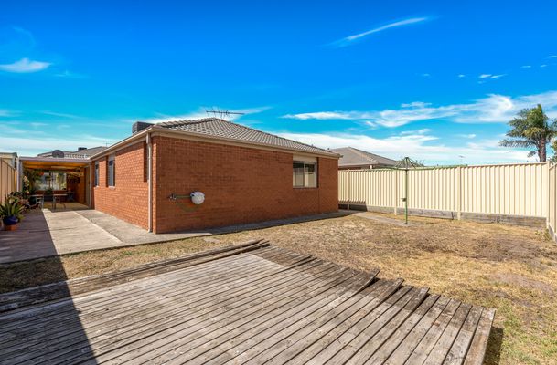 17 Garonne Circuit, Roxburgh Park