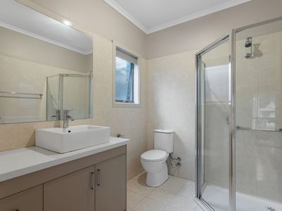 2 / 1 Sylvan Crescent, Ashwood