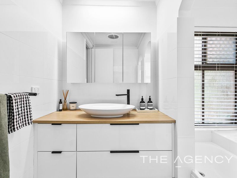 1 / 28 Allerton Way, Booragoon