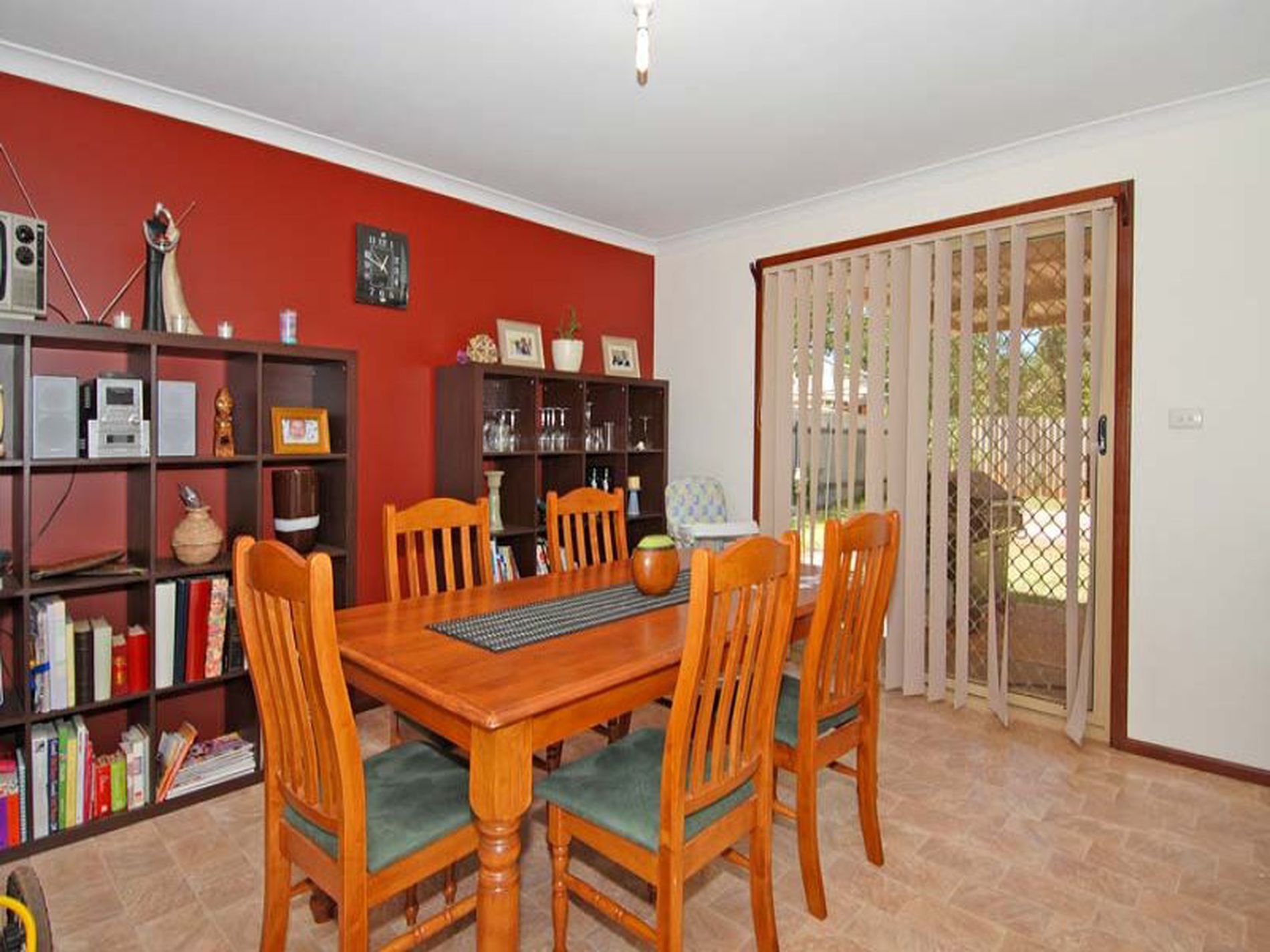 6 Montgomery Lane, Hannans