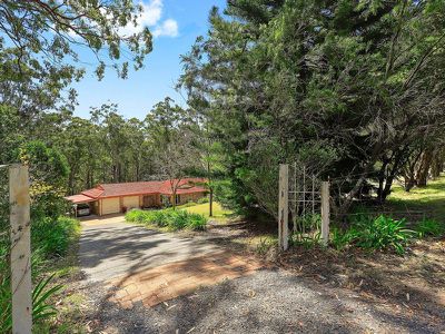 26 McArthur Drive, Falls Creek