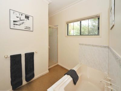 4 Fryers Road, Chewton